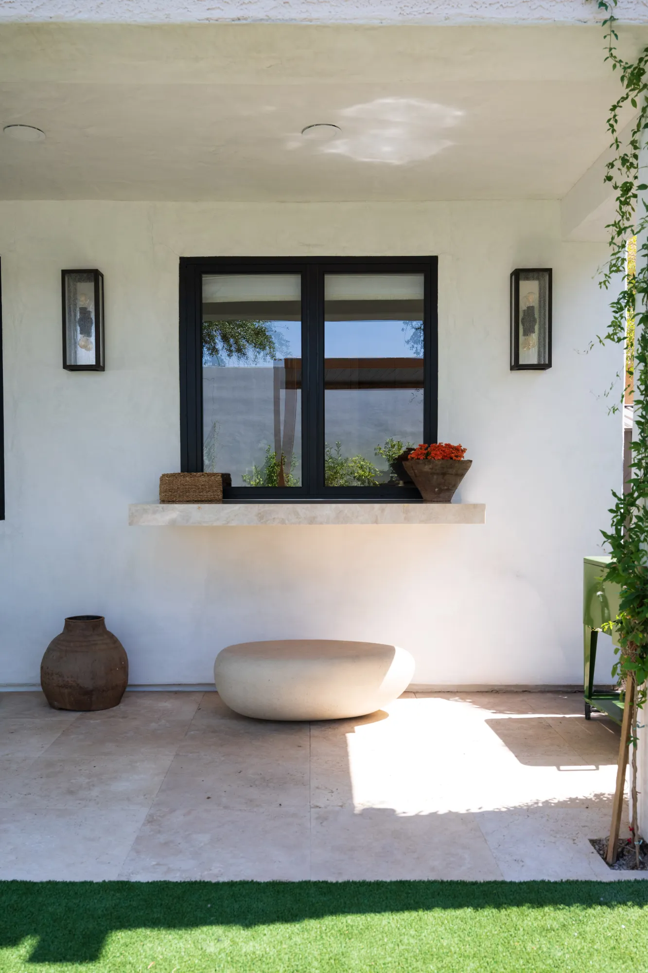 Whitestone_Folding-window-4