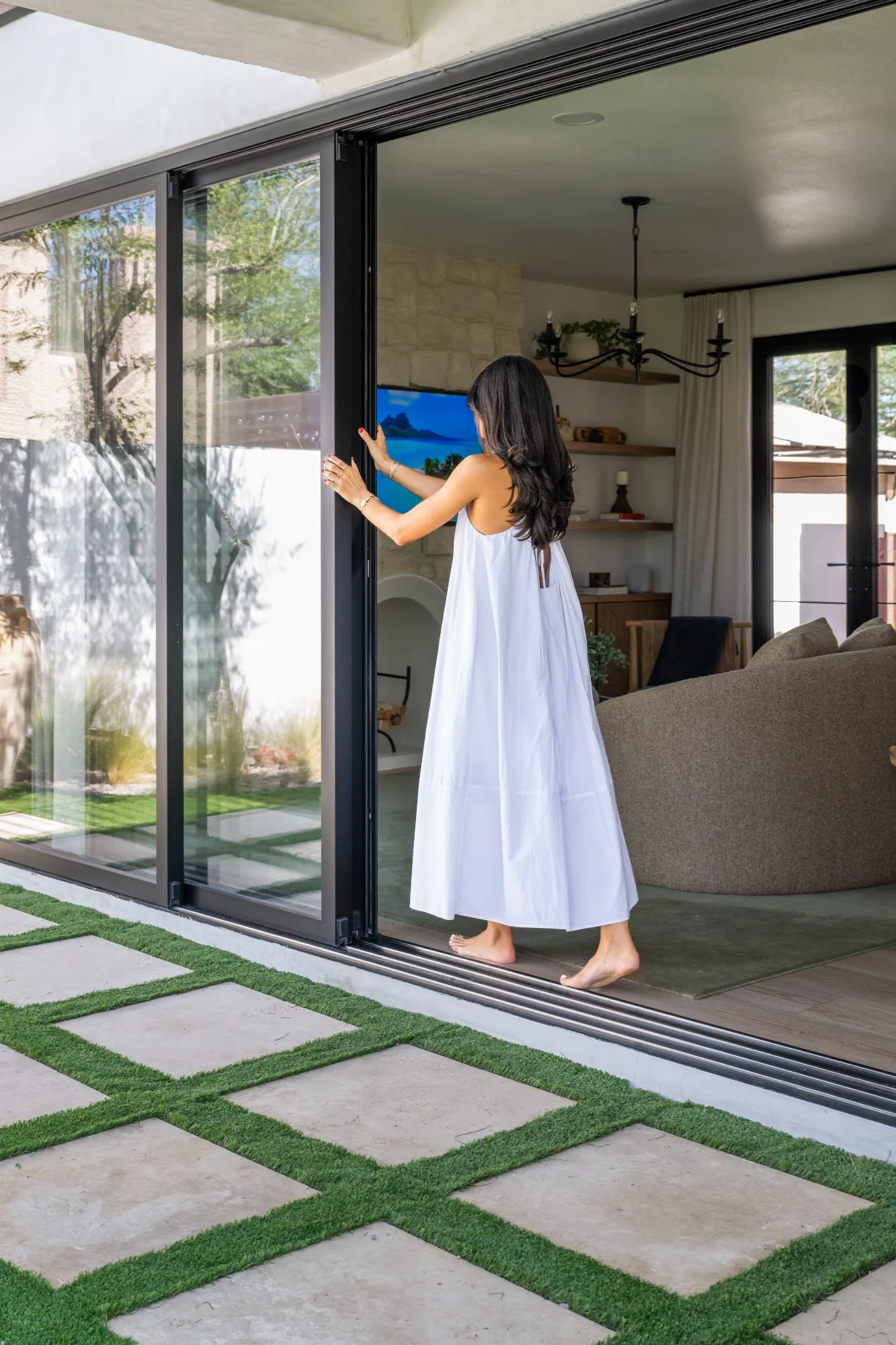 Whitestone_sliding-door